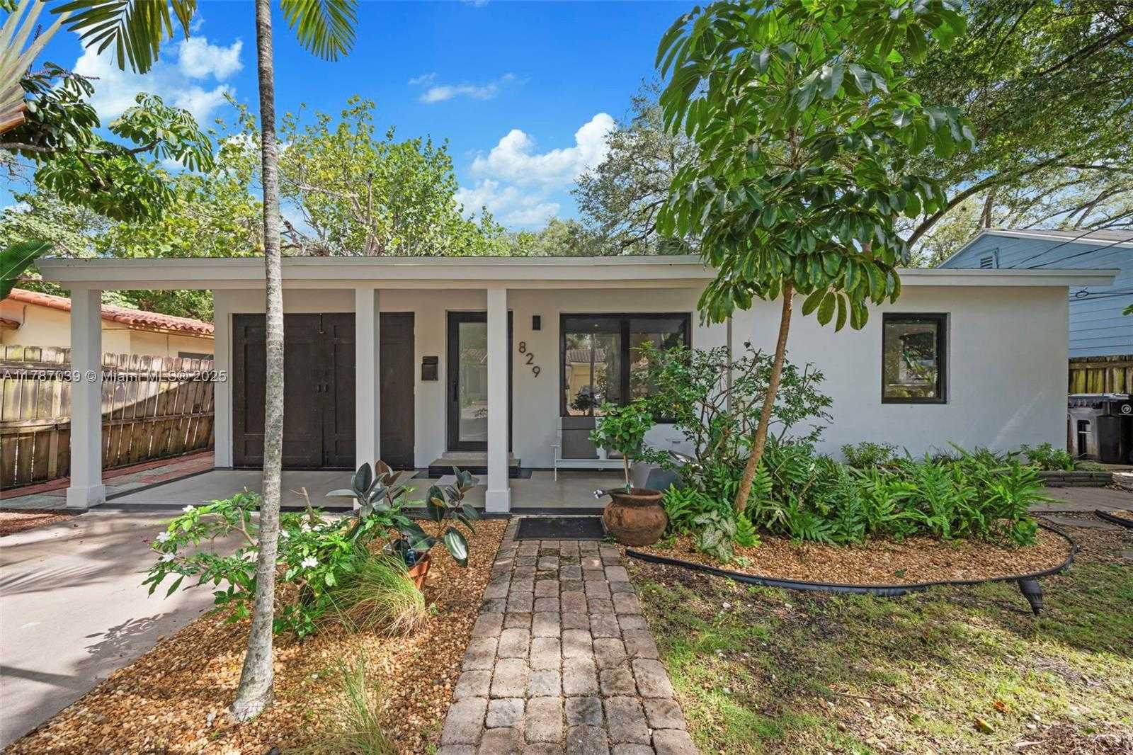 Small Image of 829 SOUTH WEST 4TH CT, Fort Lauderdale Number 2