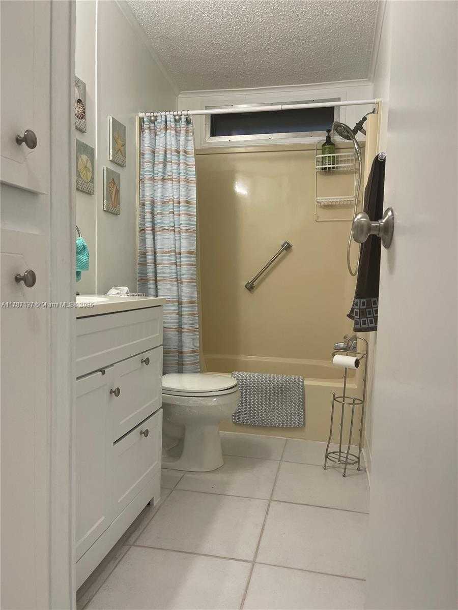 Small Image of 619, Boynton Beach Number 16