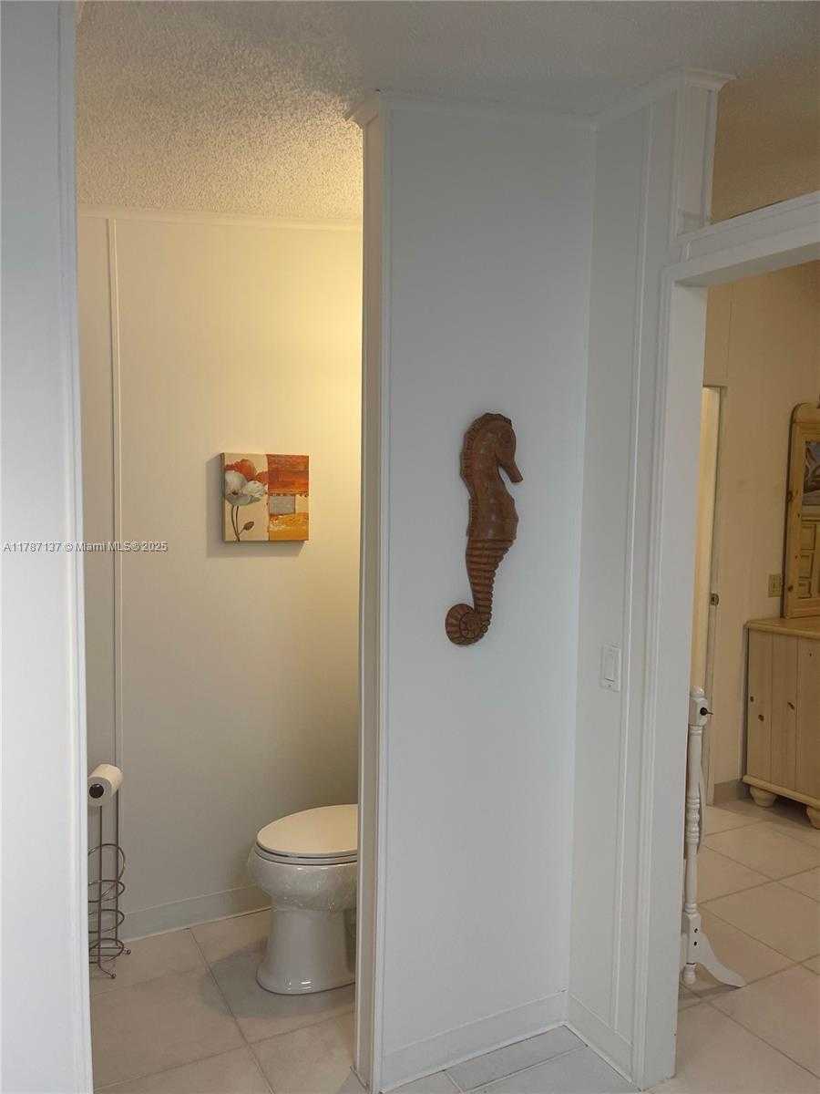 Small Image of 619, Boynton Beach Number 17
