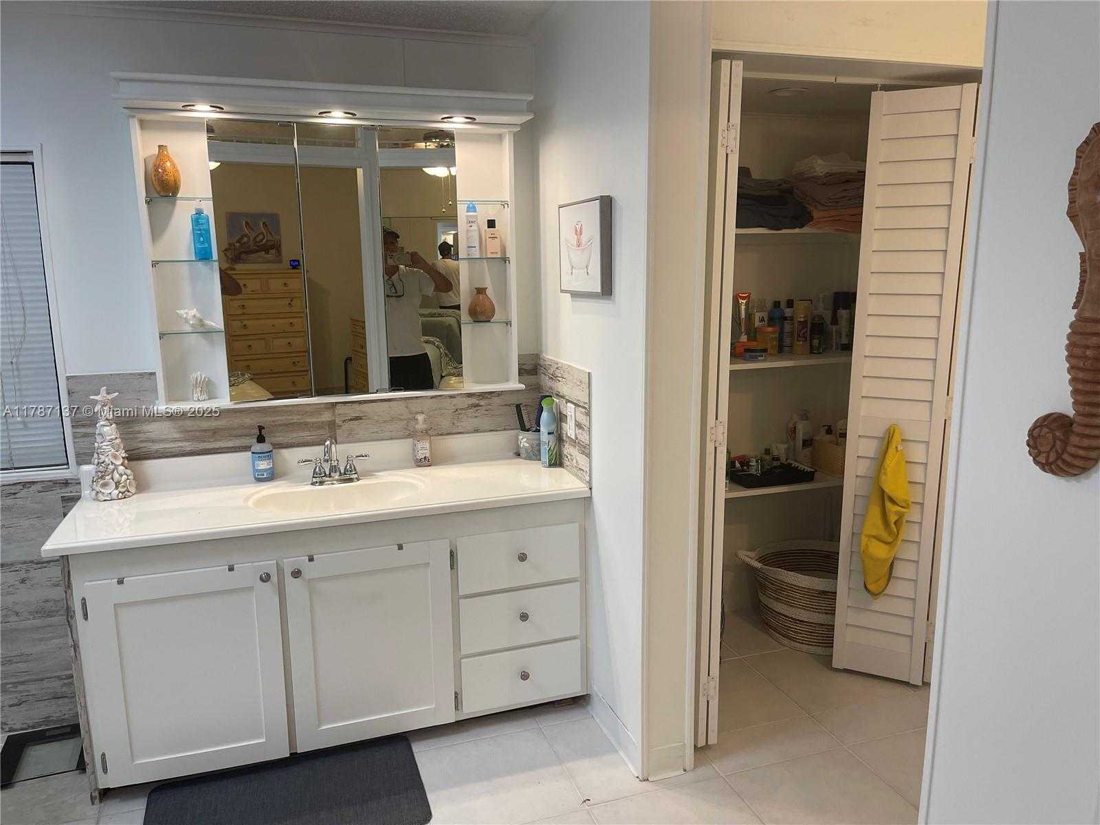 Small Image of 619, Boynton Beach Number 23