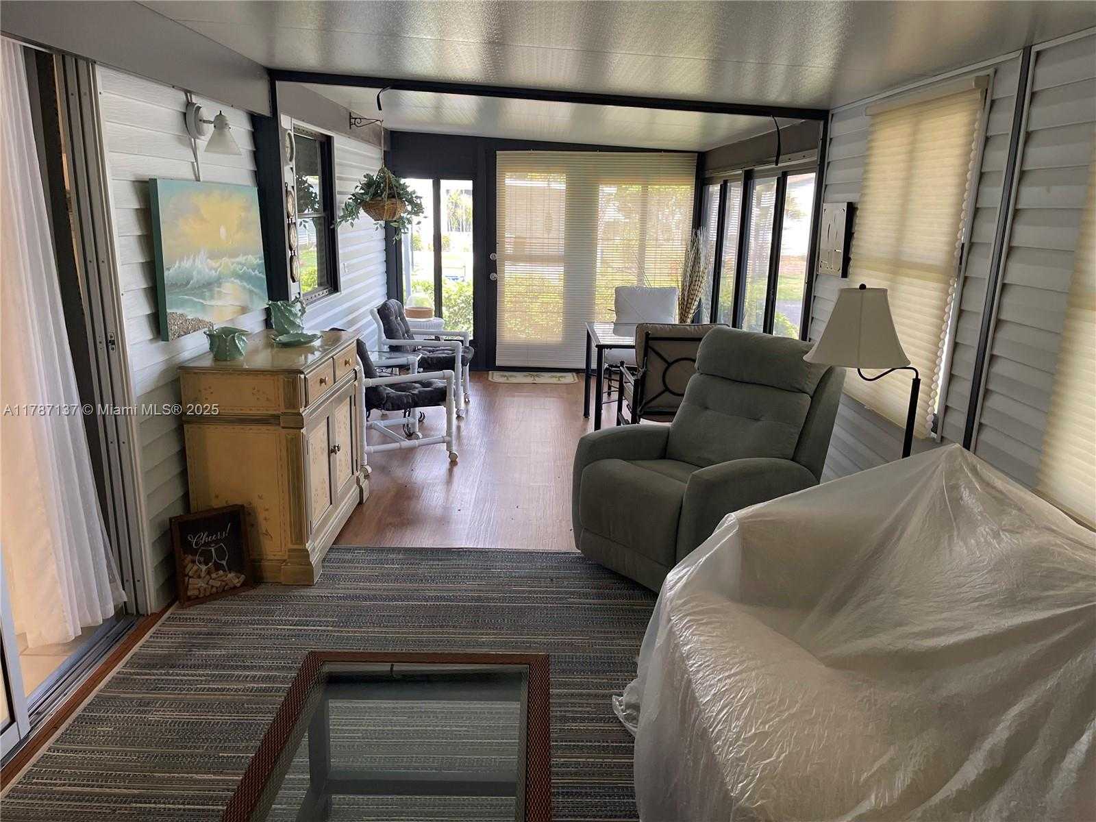Small Image of 619, Boynton Beach Number 25