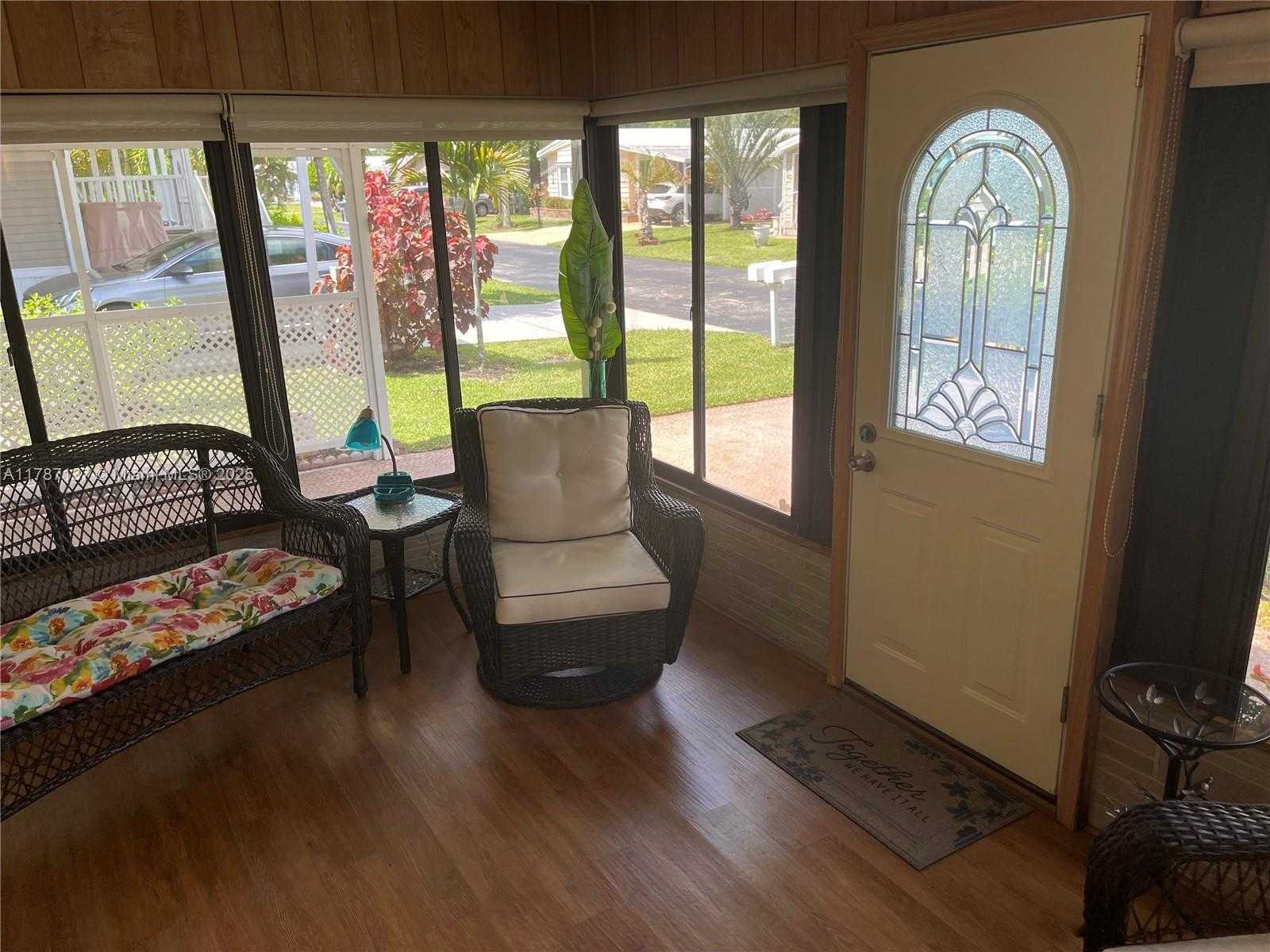 Small Image of 619, Boynton Beach Number 4