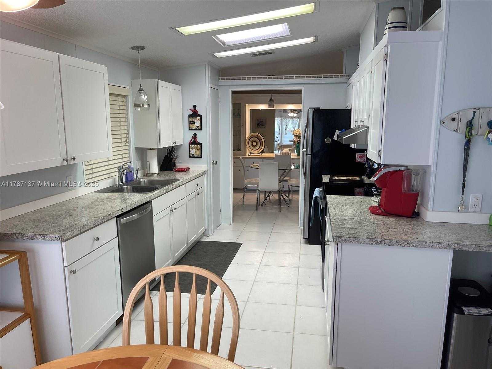 Small Image of 619, Boynton Beach Number 8