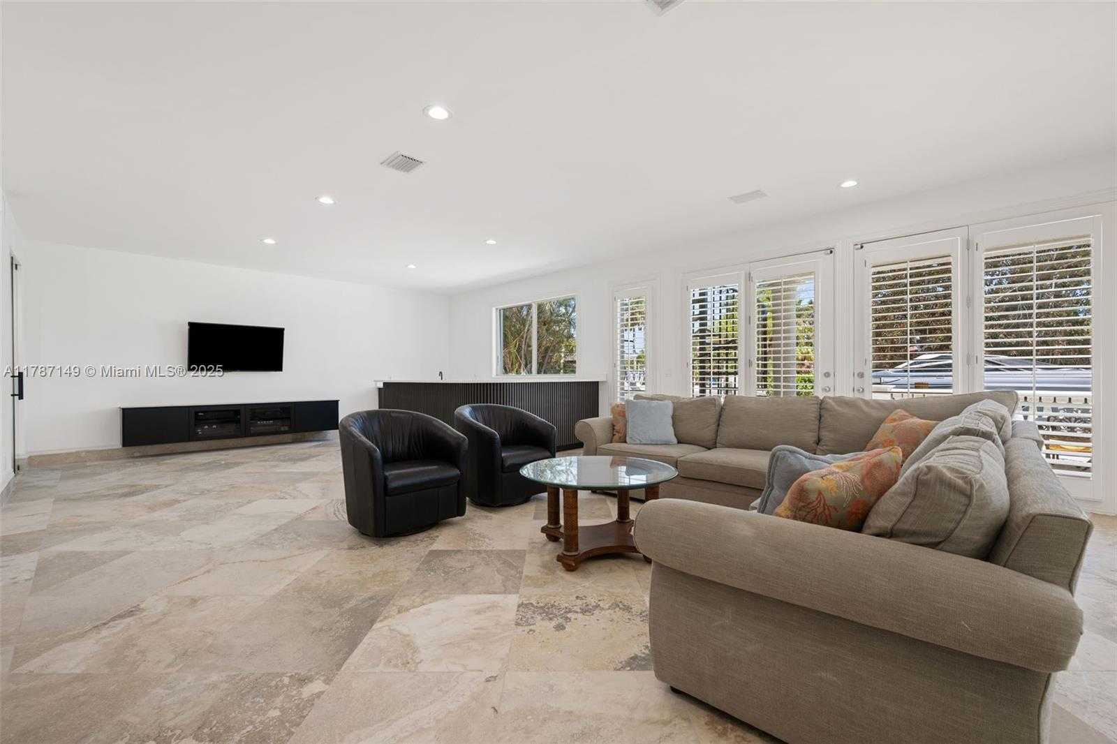 Small Image of 2561 LUCILLE DR, Fort Lauderdale Number 19