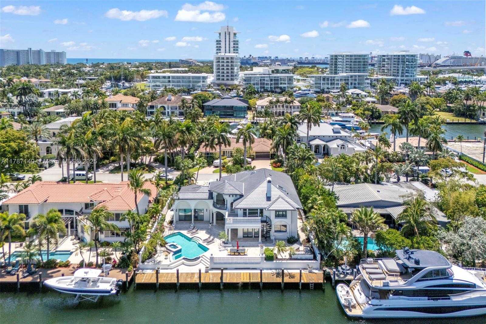 Small Image of 2561 LUCILLE DR, Fort Lauderdale Number 3