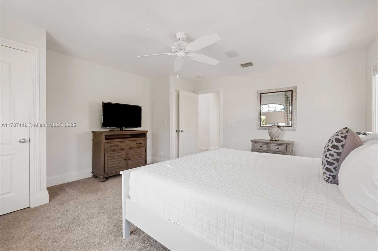 Small Image of 2561 LUCILLE DR, Fort Lauderdale Number 35