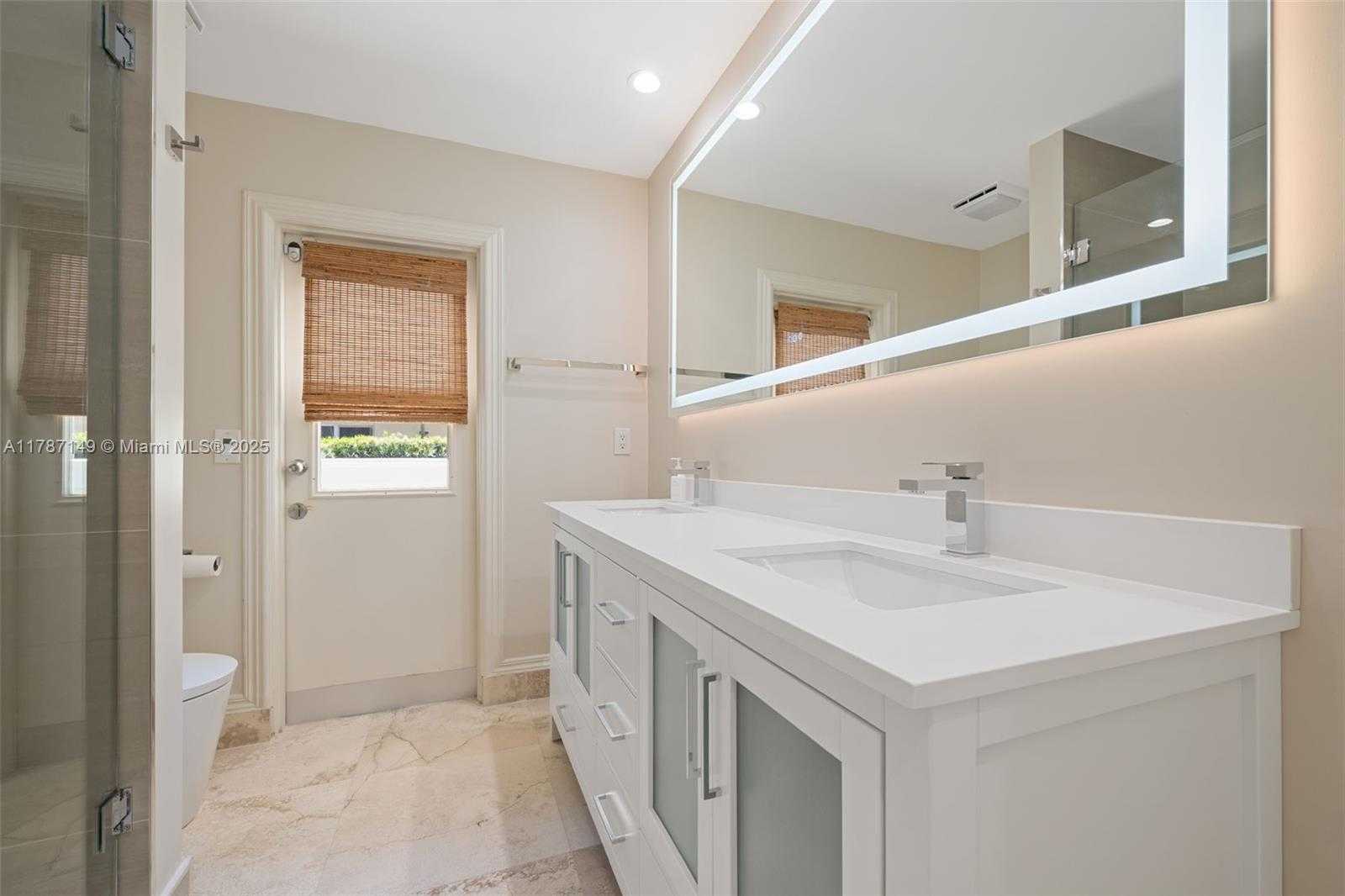 Small Image of 2561 LUCILLE DR, Fort Lauderdale Number 36