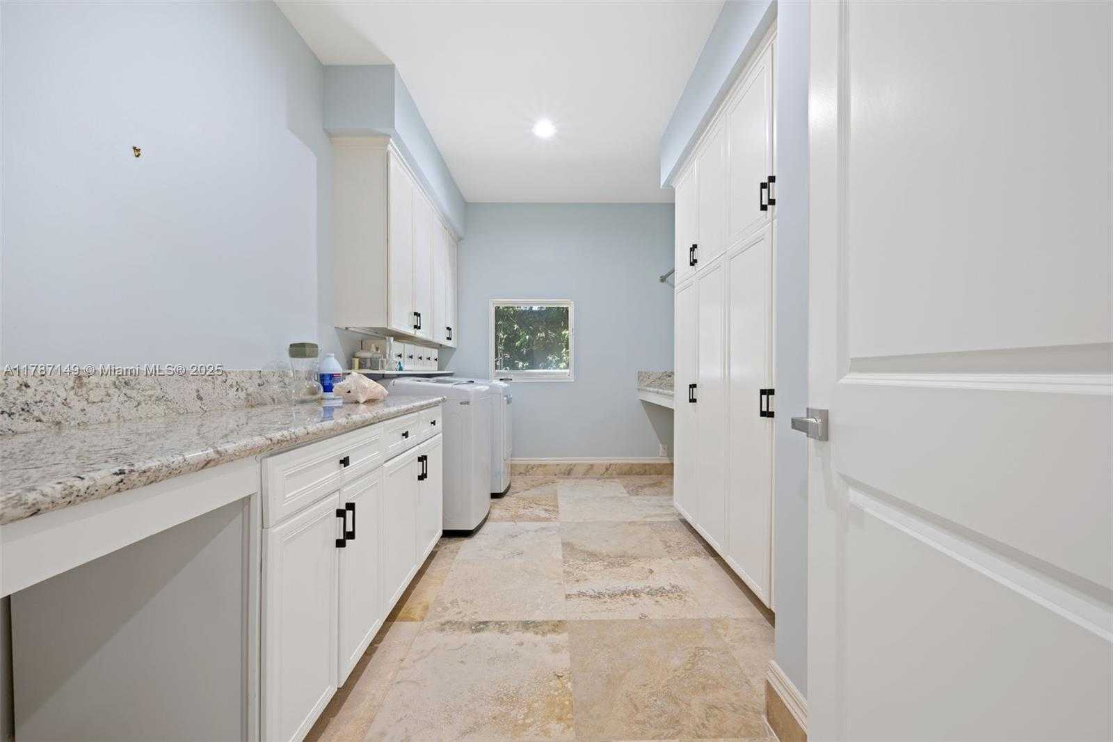 Small Image of 2561 LUCILLE DR, Fort Lauderdale Number 44