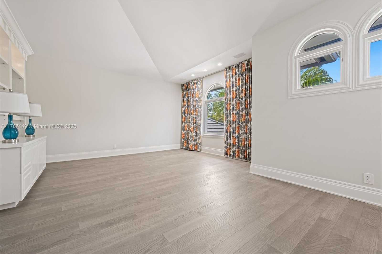 Small Image of 2561 LUCILLE DR, Fort Lauderdale Number 46