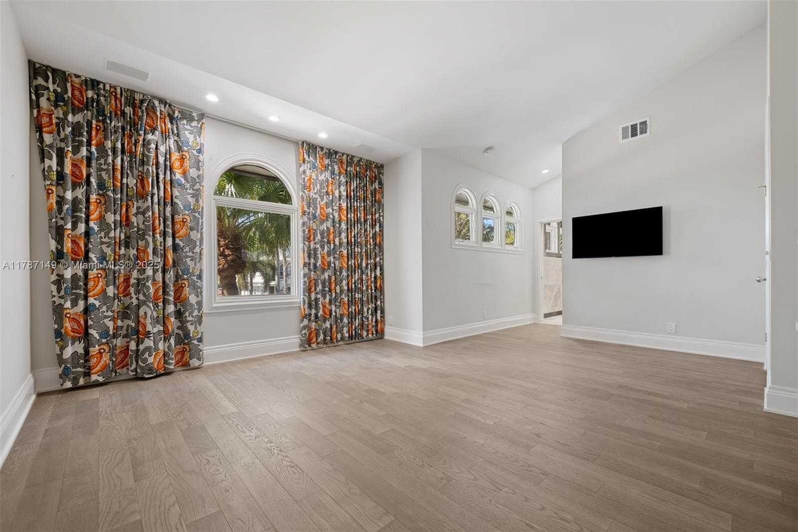 Small Image of 2561 LUCILLE DR, Fort Lauderdale Number 47