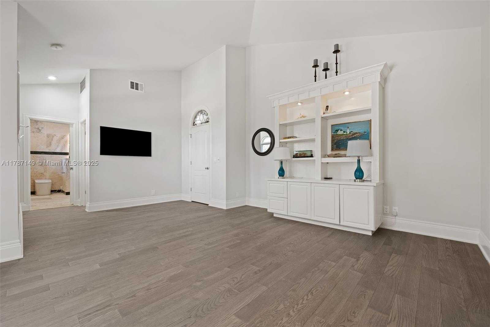 Small Image of 2561 LUCILLE DR, Fort Lauderdale Number 48
