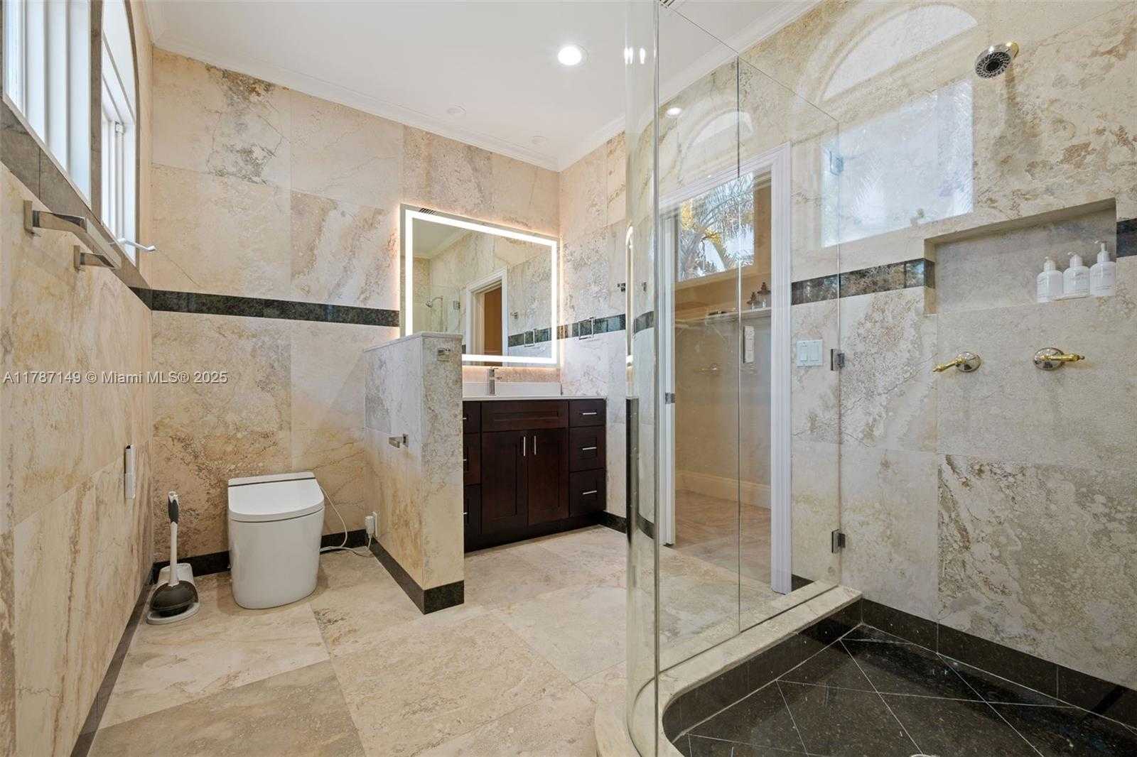 Small Image of 2561 LUCILLE DR, Fort Lauderdale Number 49