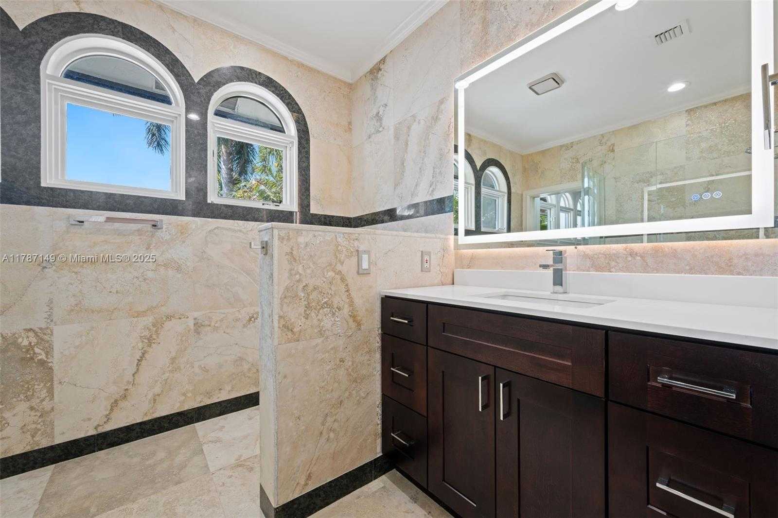 Small Image of 2561 LUCILLE DR, Fort Lauderdale Number 50