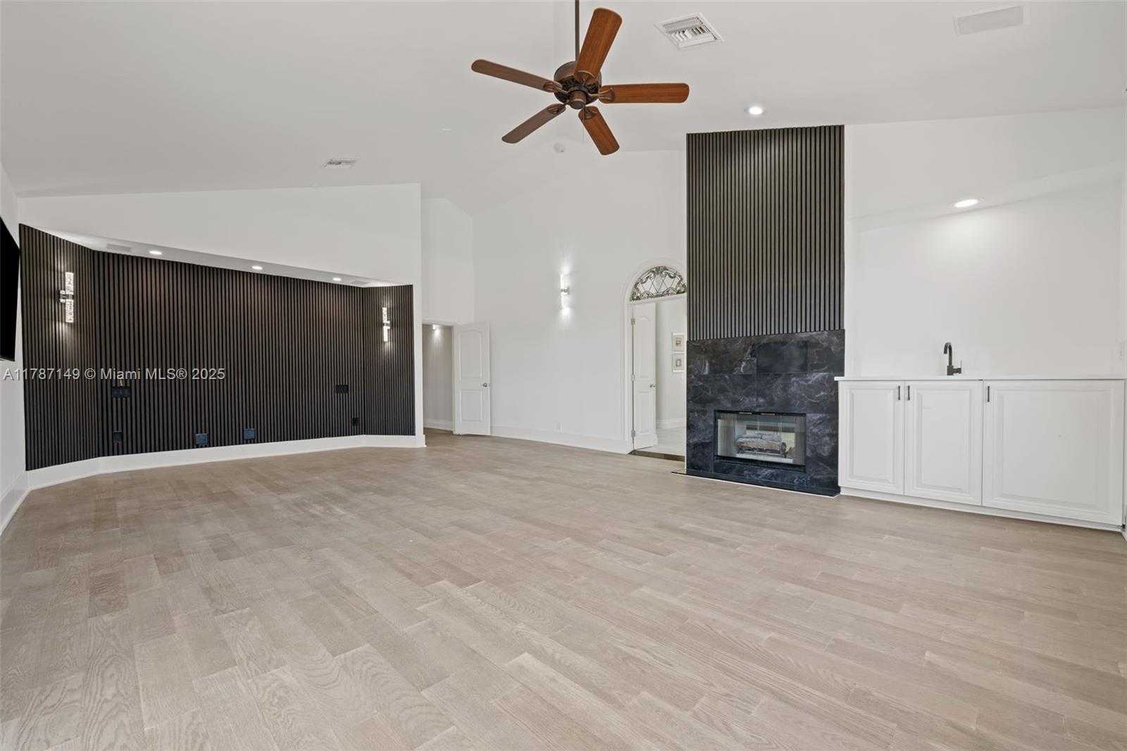 Small Image of 2561 LUCILLE DR, Fort Lauderdale Number 56