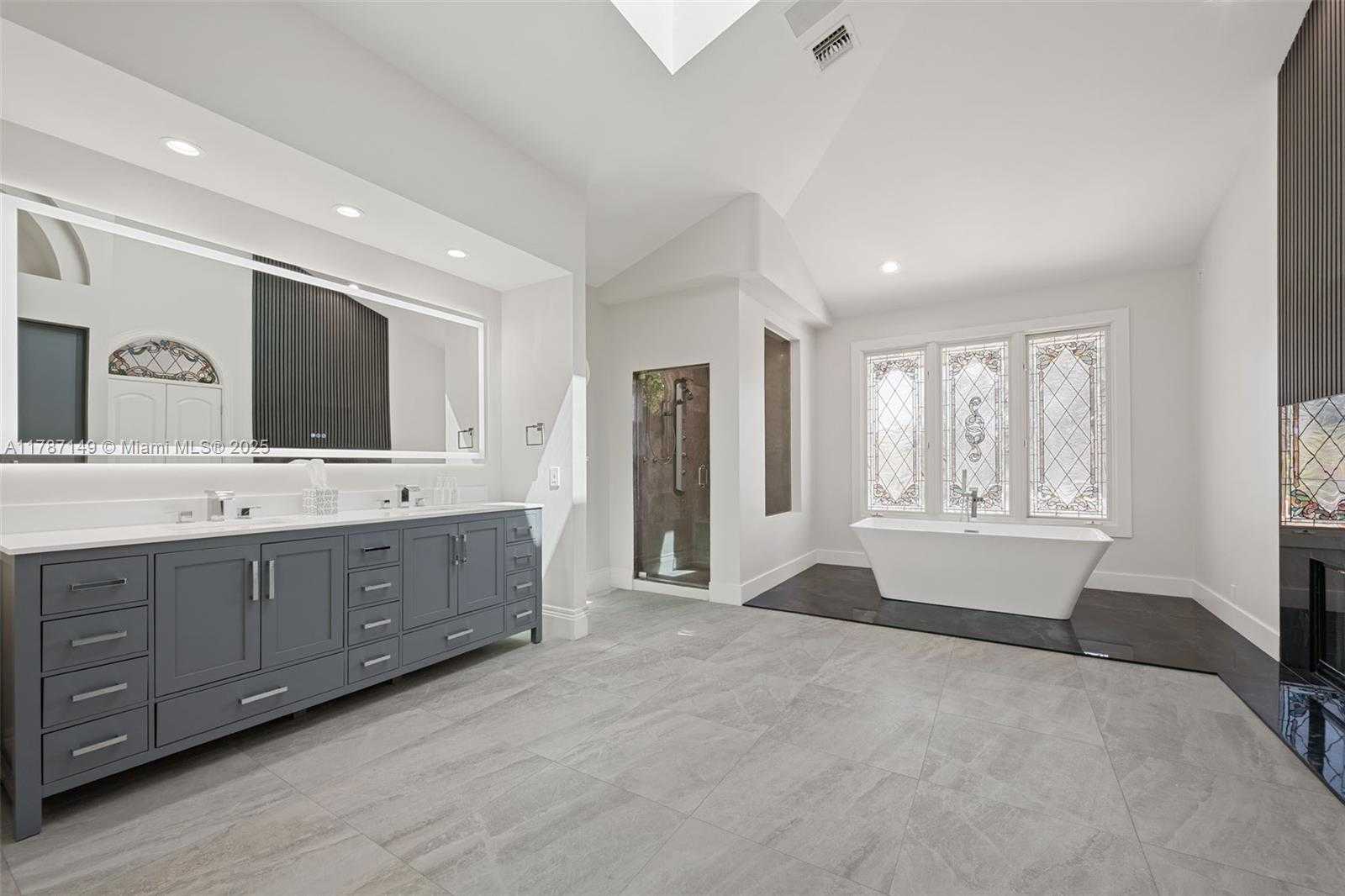 Small Image of 2561 LUCILLE DR, Fort Lauderdale Number 57