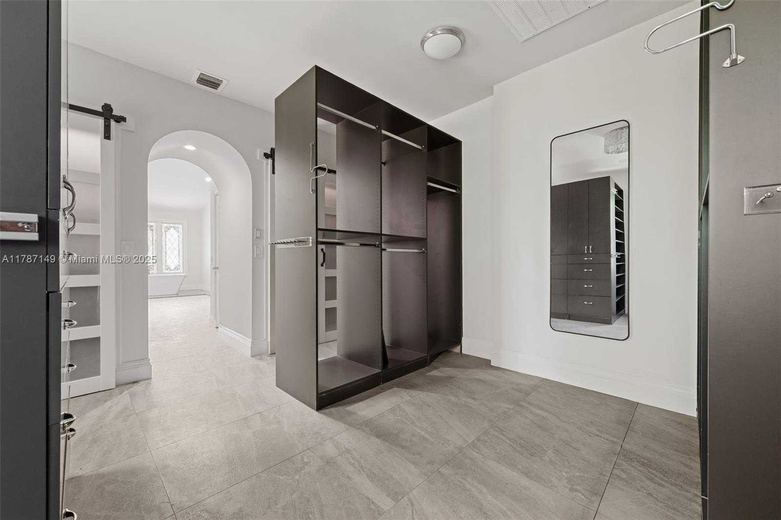 Small Image of 2561 LUCILLE DR, Fort Lauderdale Number 63