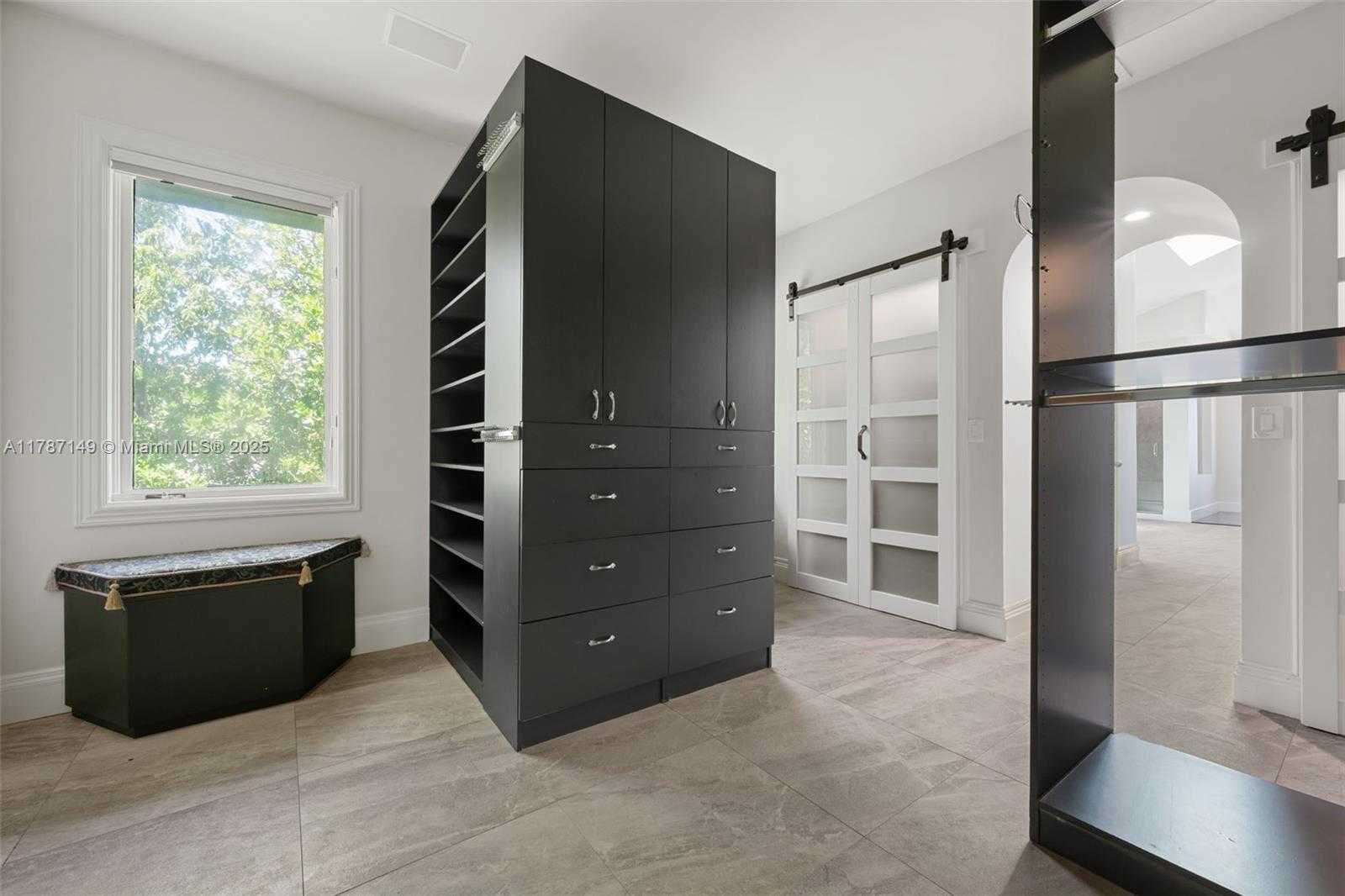Small Image of 2561 LUCILLE DR, Fort Lauderdale Number 64