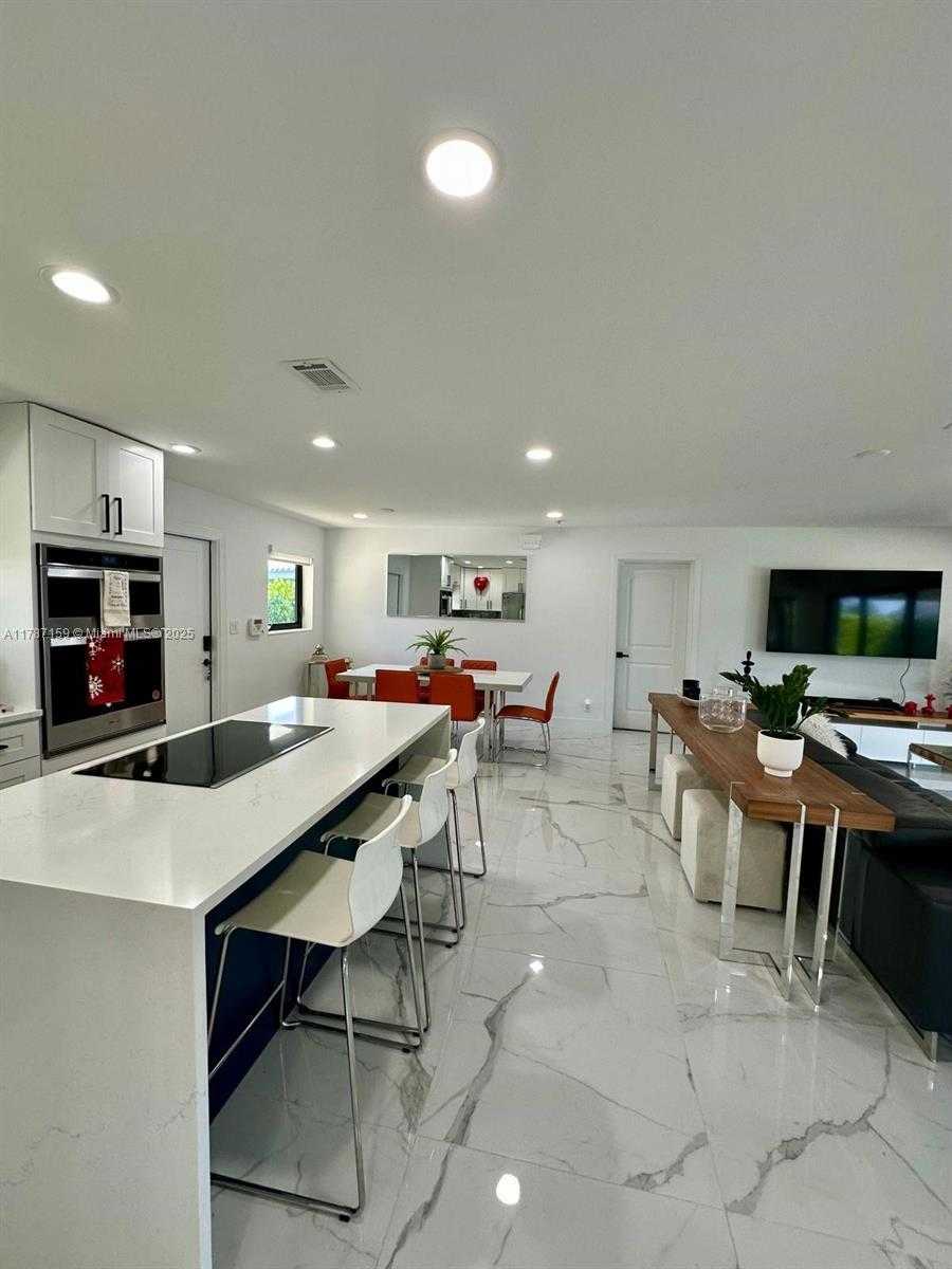 Small Image of 2501 NORTH EAST 50TH ST, Lighthouse Point Number 14