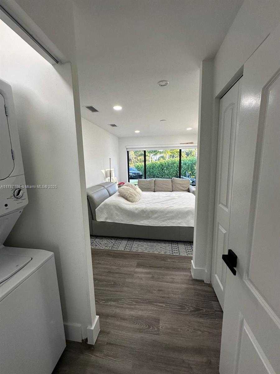 Small Image of 2501 NORTH EAST 50TH ST, Lighthouse Point Number 19