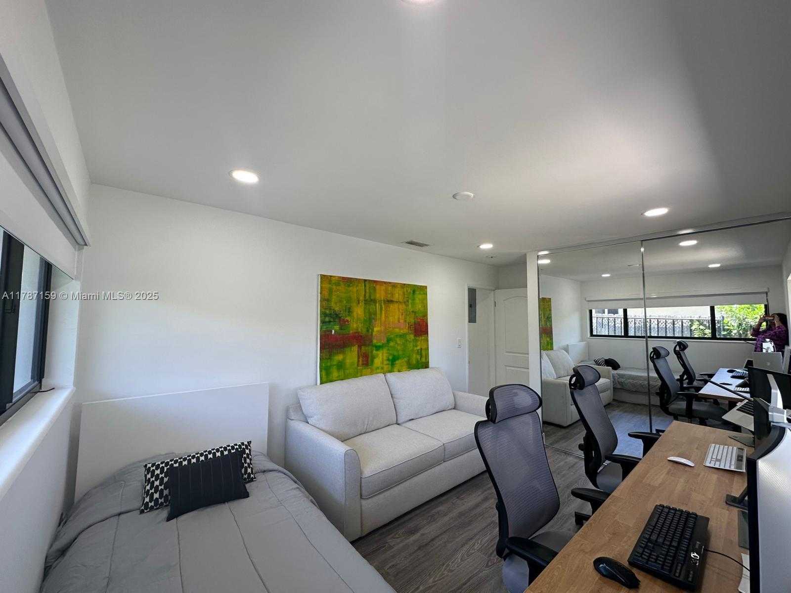 Small Image of 2501 NORTH EAST 50TH ST, Lighthouse Point Number 27