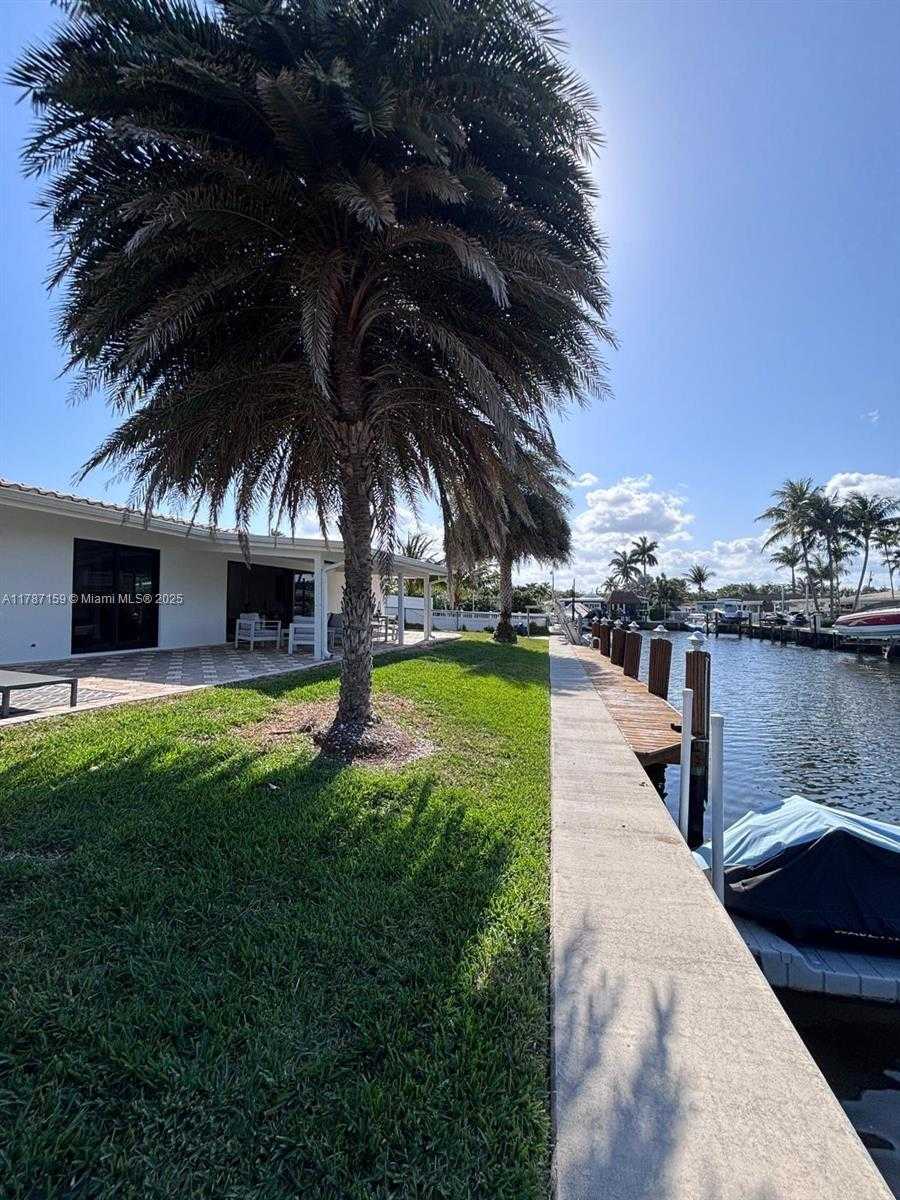 Small Image of 2501 NORTH EAST 50TH ST, Lighthouse Point Number 34