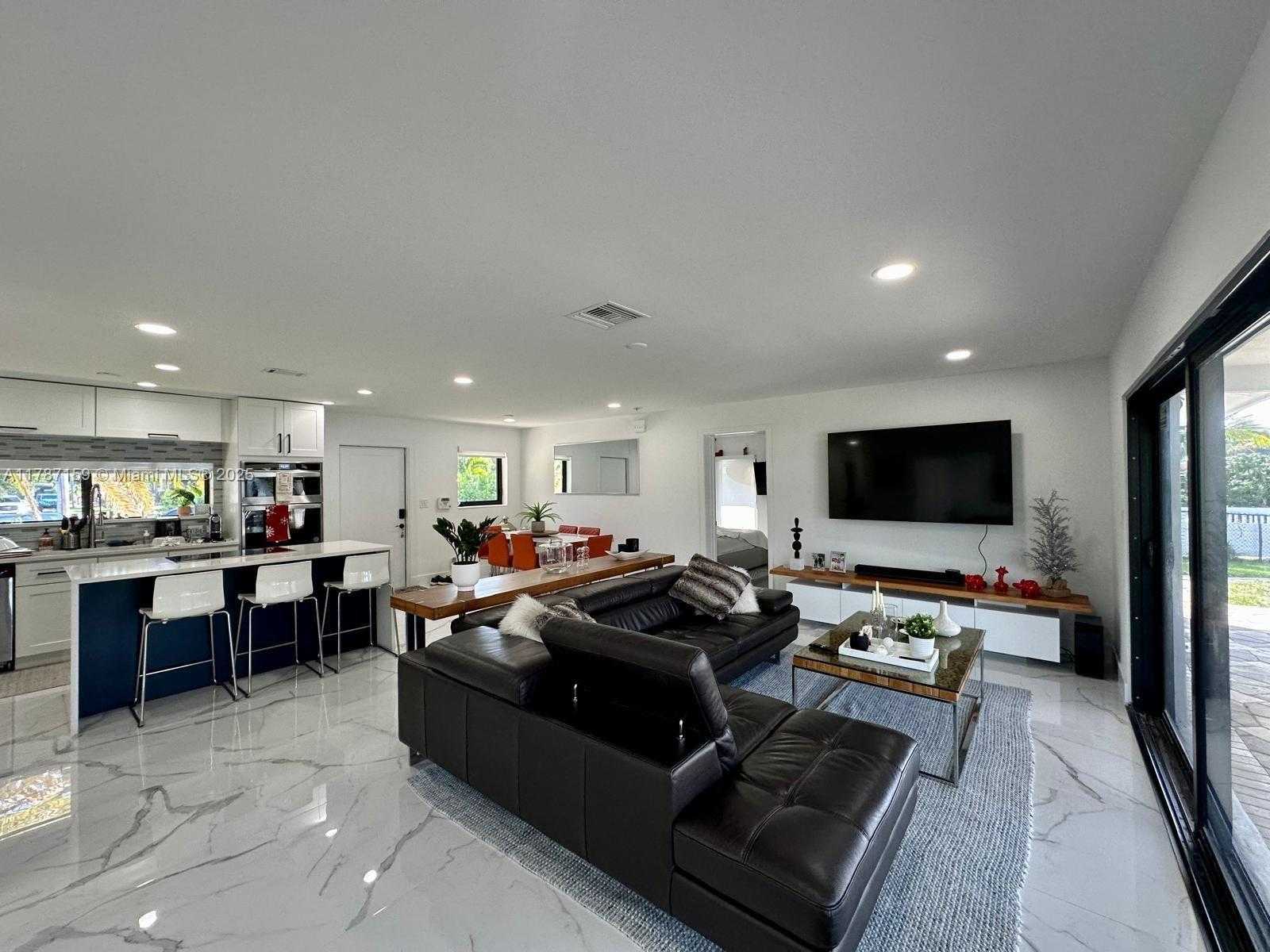 Small Image of 2501 NORTH EAST 50TH ST, Lighthouse Point Number 5