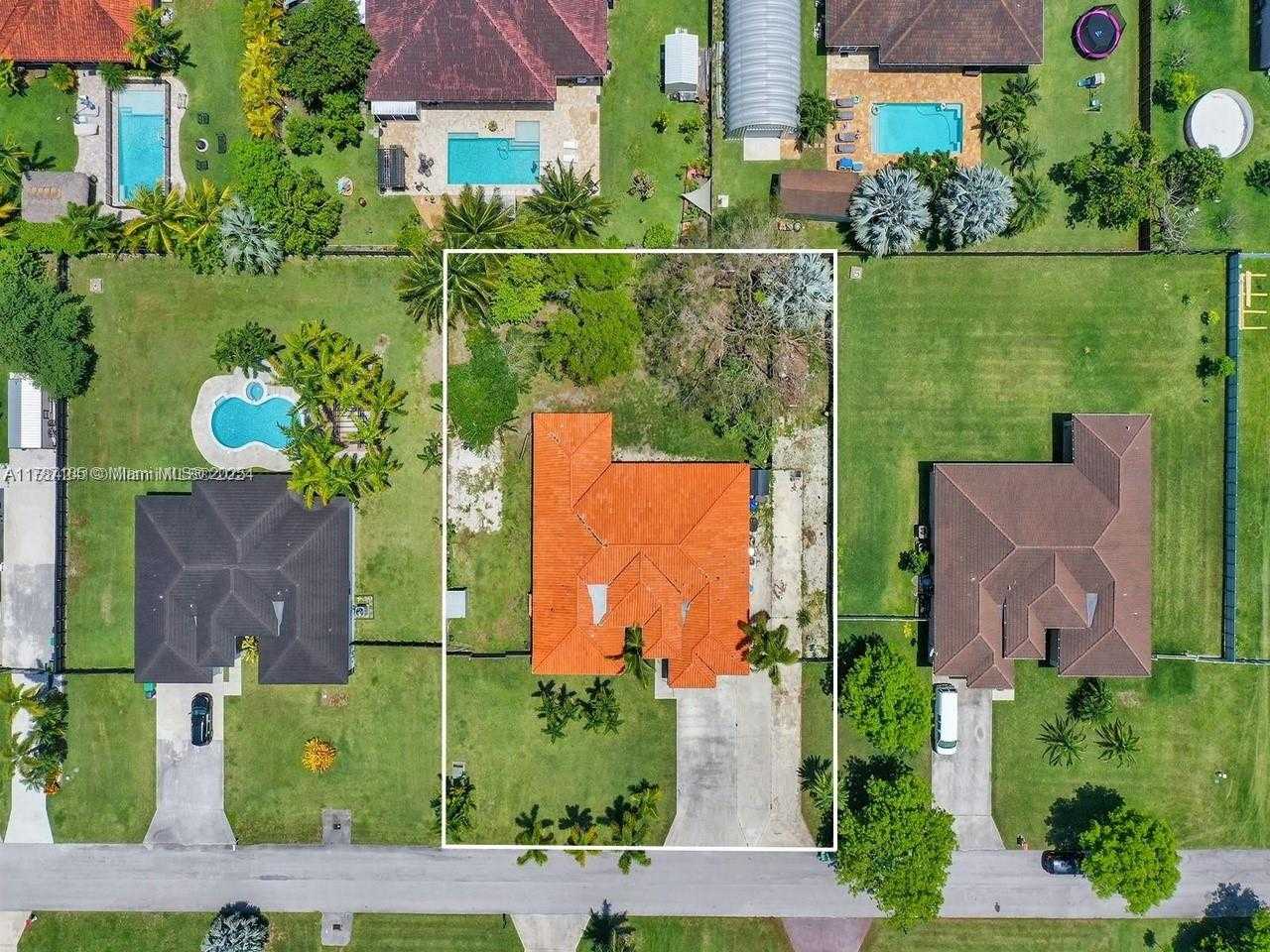 Small Image of 32283 SOUTH WEST 205TH AVE, Homestead Number 4