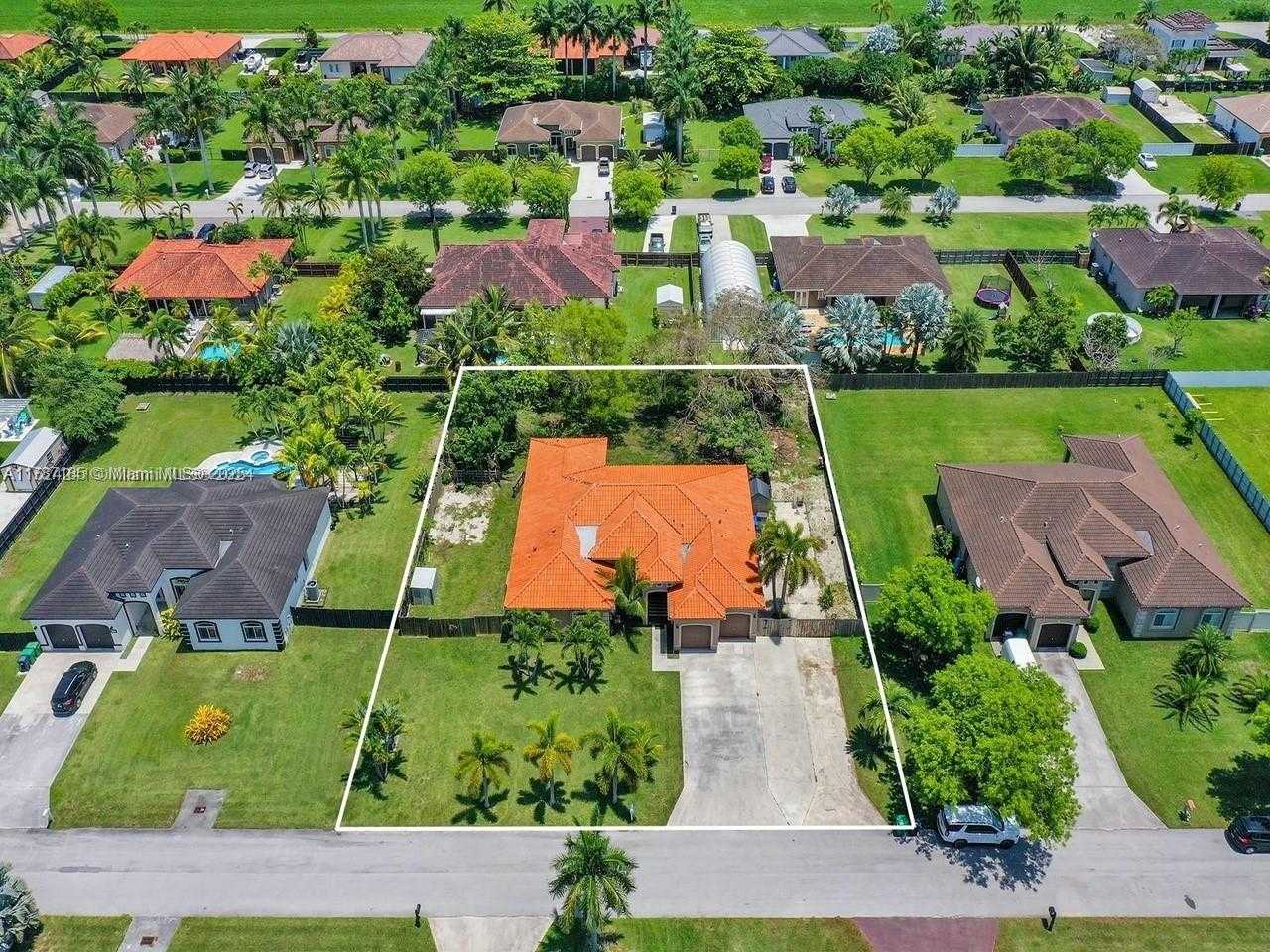 Small Image of 32283 SOUTH WEST 205TH AVE, Homestead Number 6