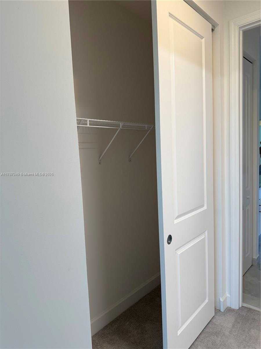Small Image of 12612 SOUTH WEST GREEN CREEK DR, Port St. Lucie Number 10