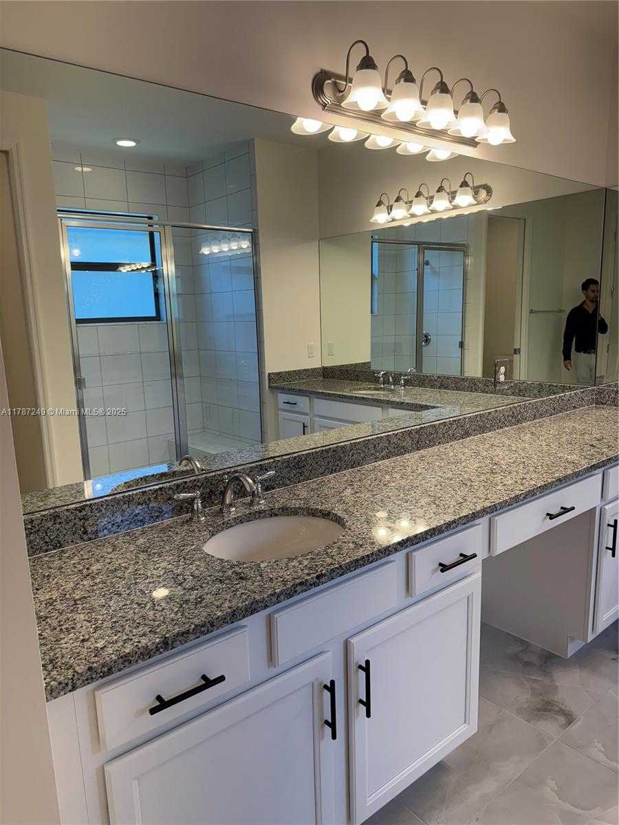 Small Image of 12612 SOUTH WEST GREEN CREEK DR, Port St. Lucie Number 13