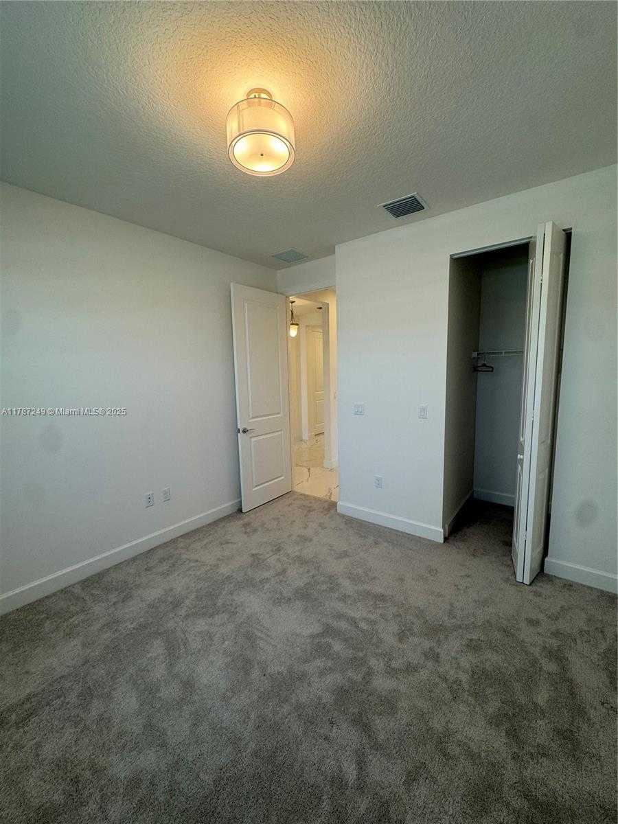 Small Image of 12612 SOUTH WEST GREEN CREEK DR, Port St. Lucie Number 20