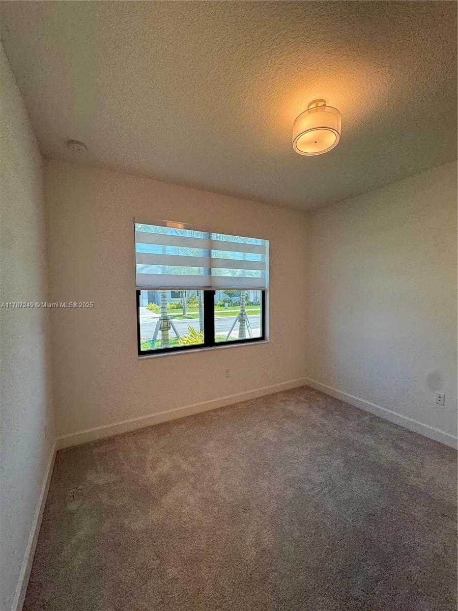 Small Image of 12612 SOUTH WEST GREEN CREEK DR, Port St. Lucie Number 22