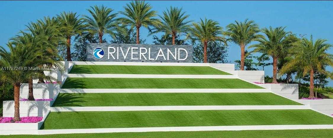 Small Image of 12612 SOUTH WEST GREEN CREEK DR, Port St. Lucie Number 46