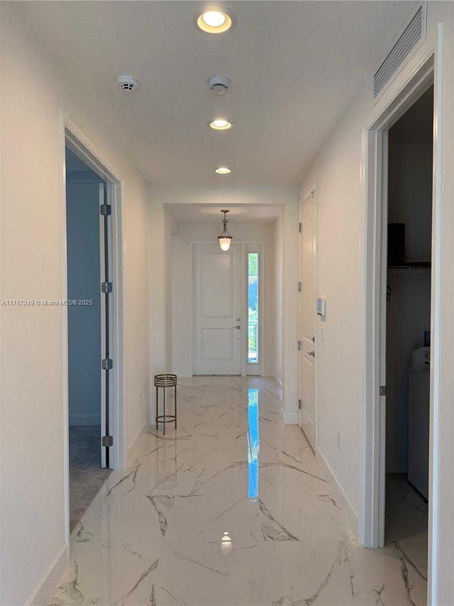 Small Image of 12612 SOUTH WEST GREEN CREEK DR, Port St. Lucie Number 5