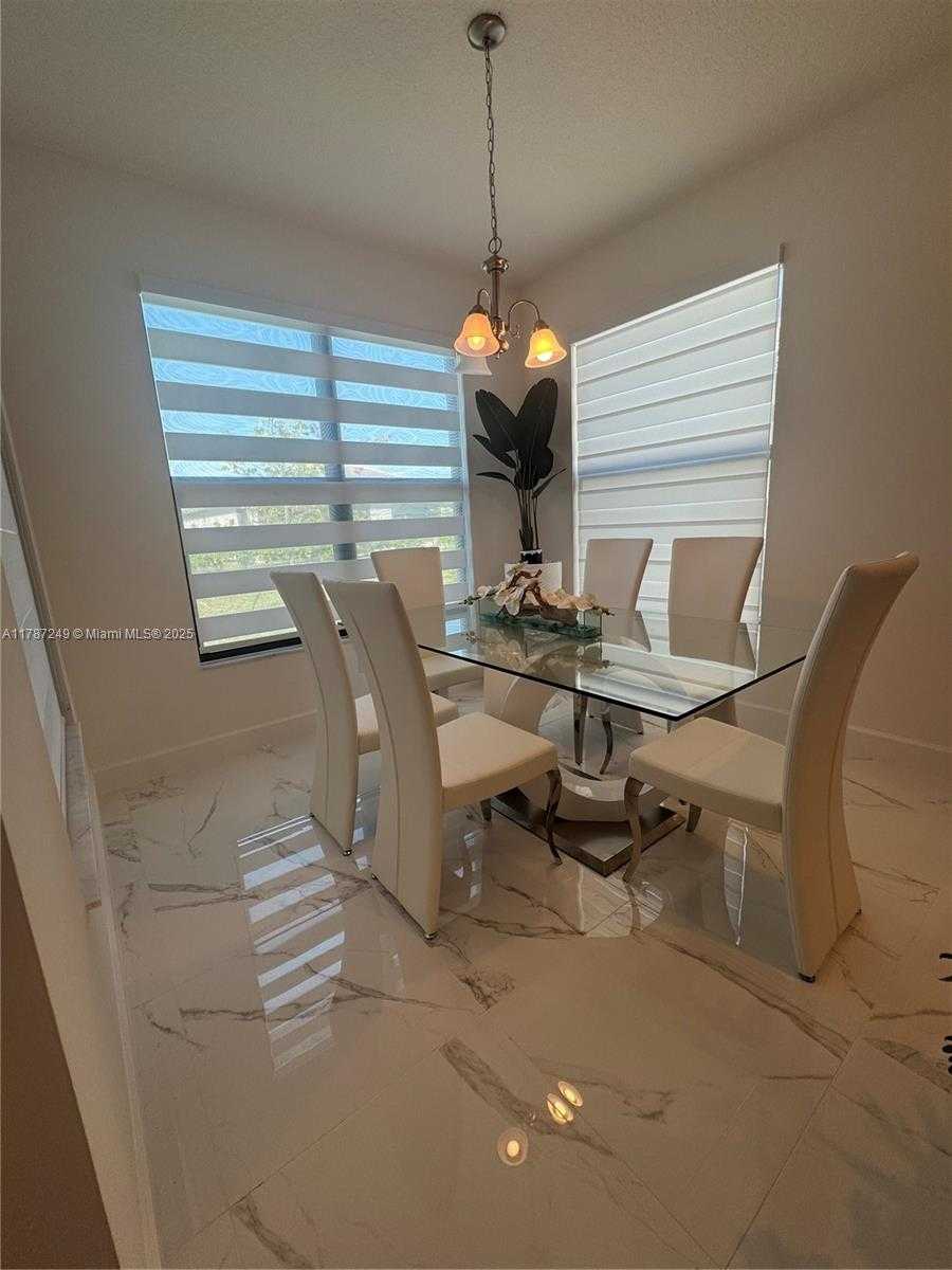 Small Image of 12612 SOUTH WEST GREEN CREEK DR, Port St. Lucie Number 6