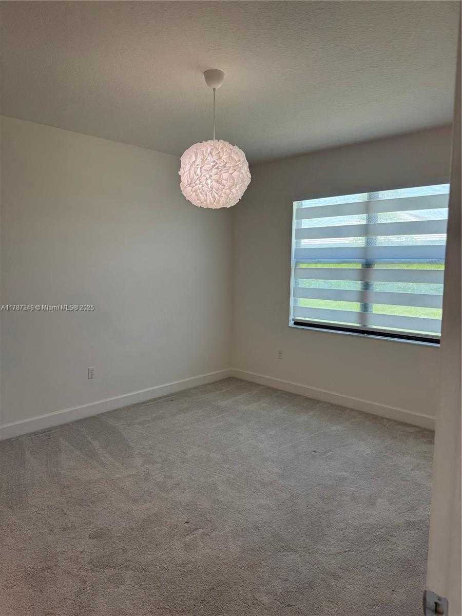 Small Image of 12612 SOUTH WEST GREEN CREEK DR, Port St. Lucie Number 8