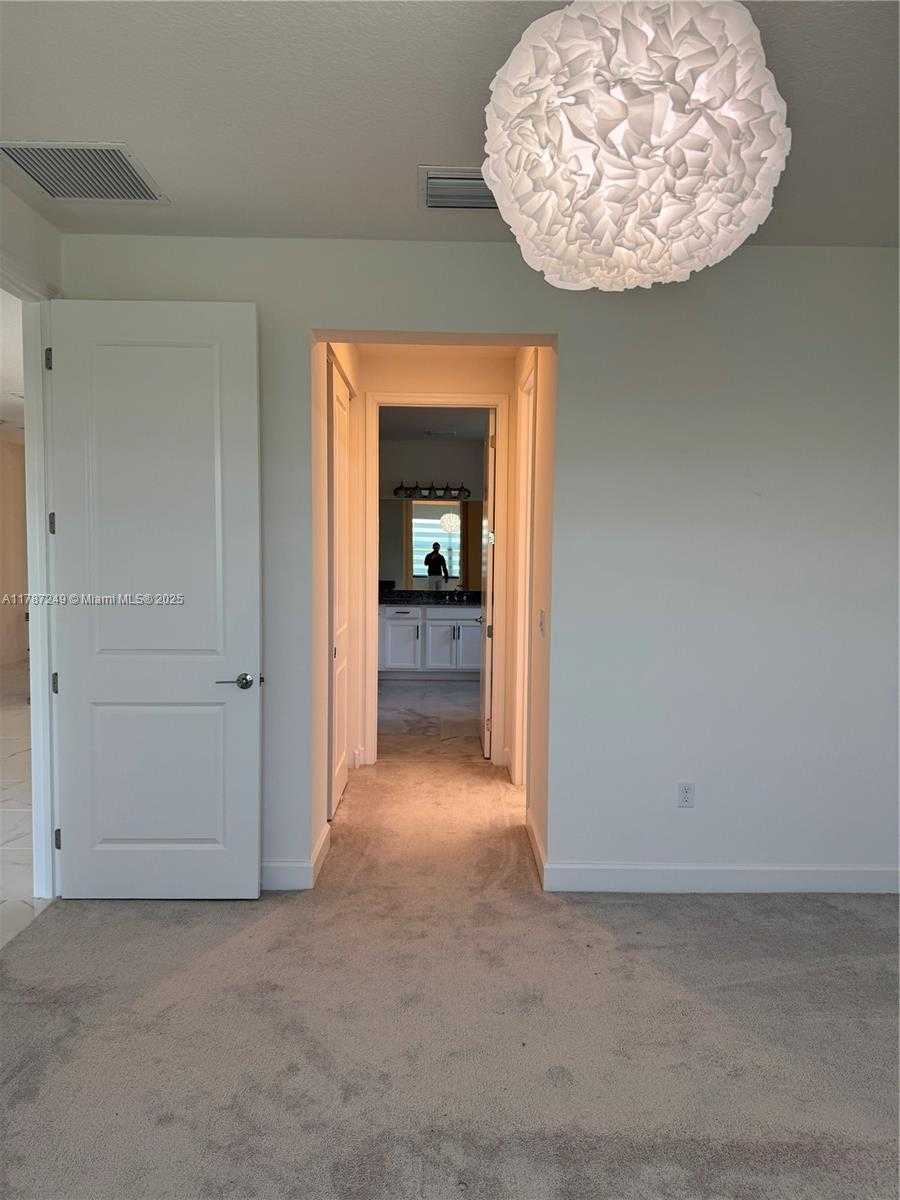 Small Image of 12612 SOUTH WEST GREEN CREEK DR, Port St. Lucie Number 9