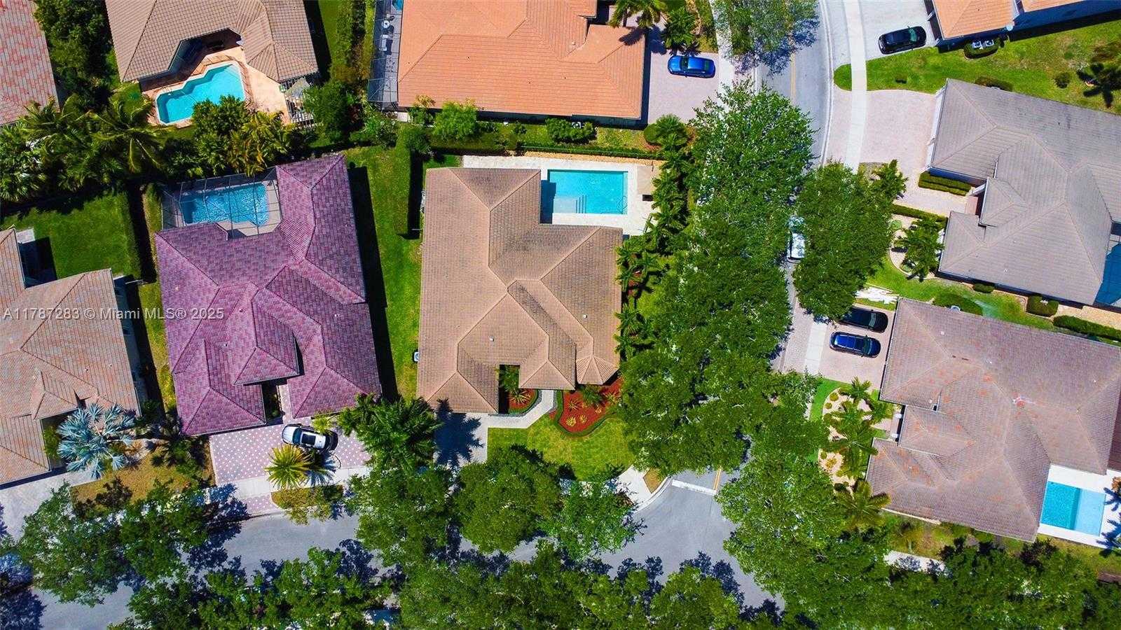 Small Image of 3848 OAK RIDGE CIR, Weston Number 10