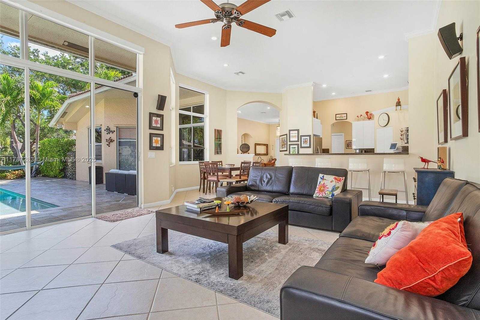 Small Image of 3848 OAK RIDGE CIR, Weston Number 24
