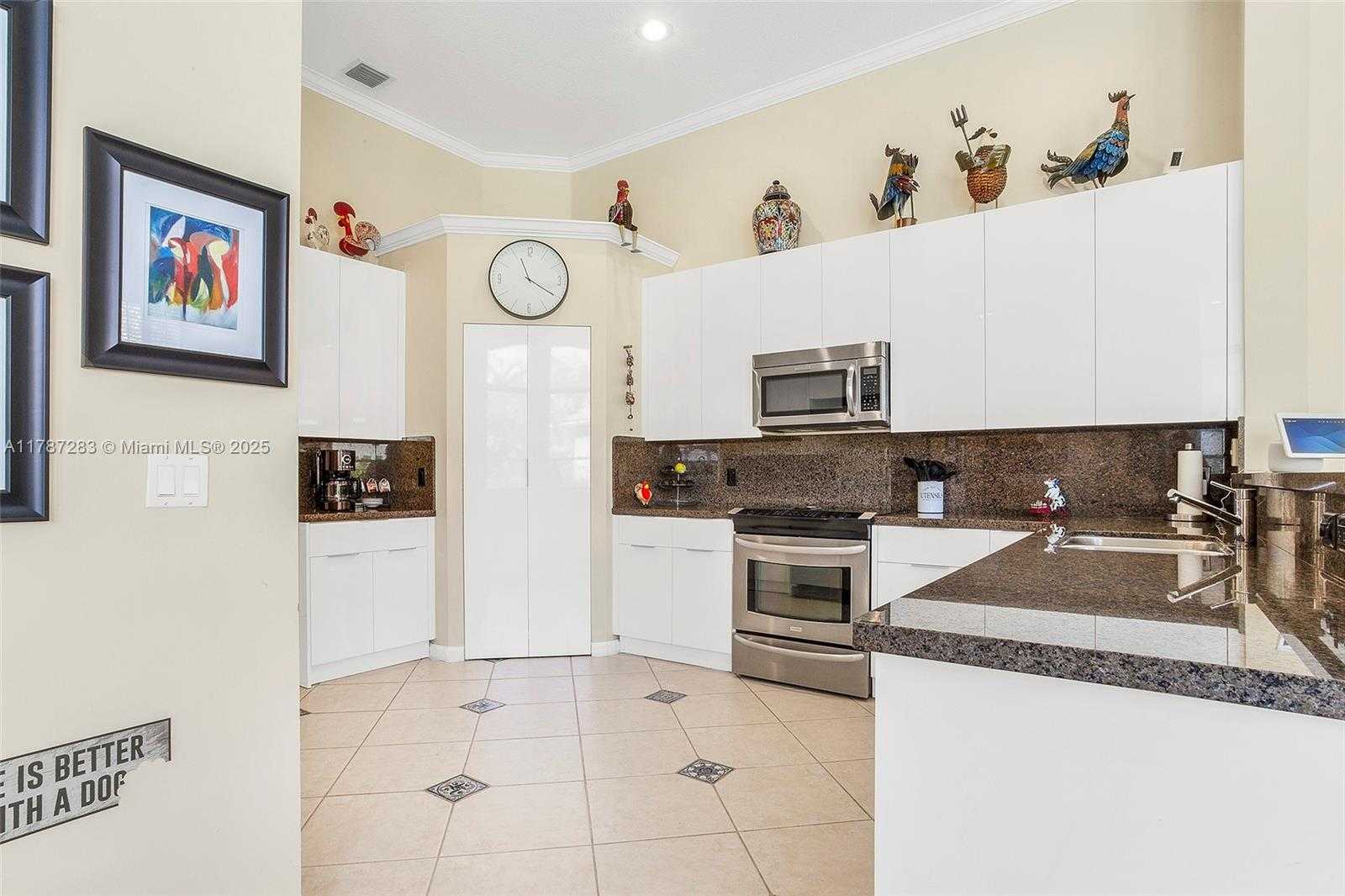 Small Image of 3848 OAK RIDGE CIR, Weston Number 26