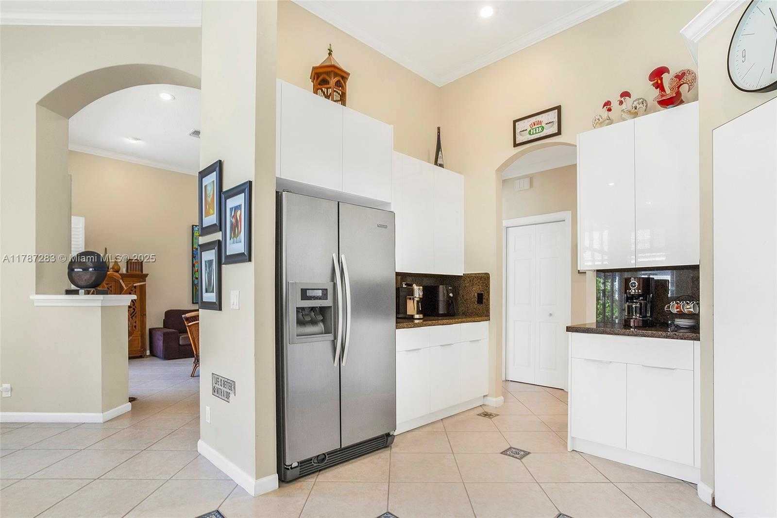 Small Image of 3848 OAK RIDGE CIR, Weston Number 34