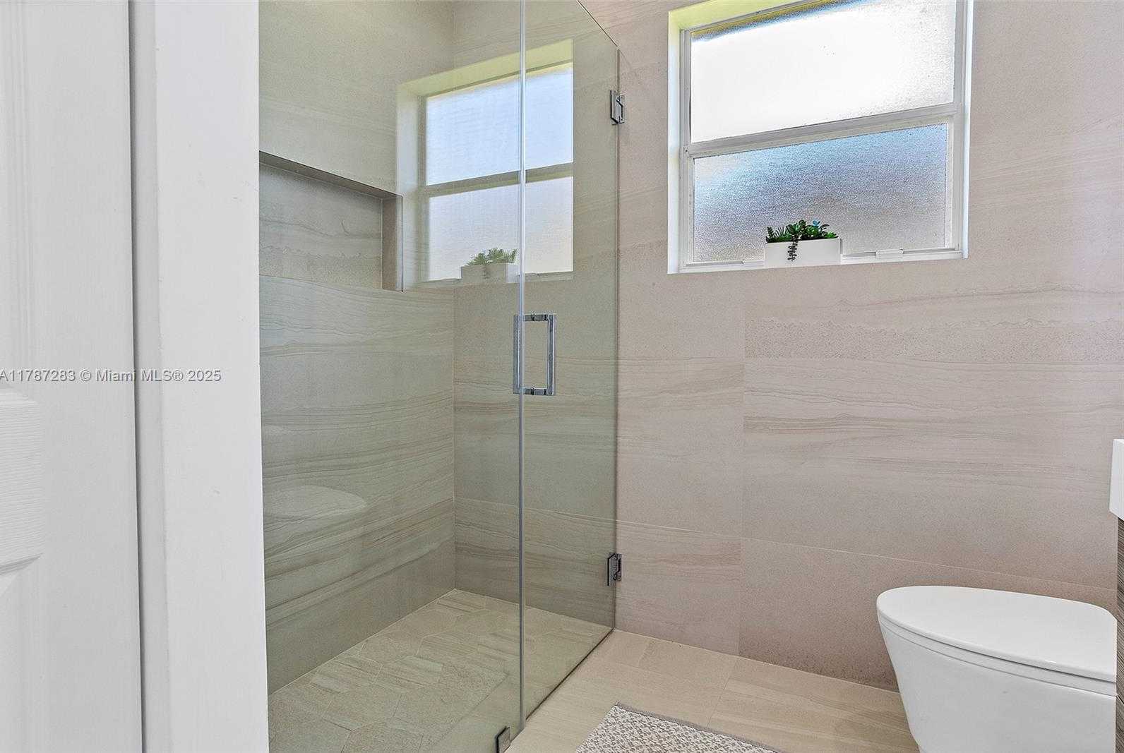 Small Image of 3848 OAK RIDGE CIR, Weston Number 39