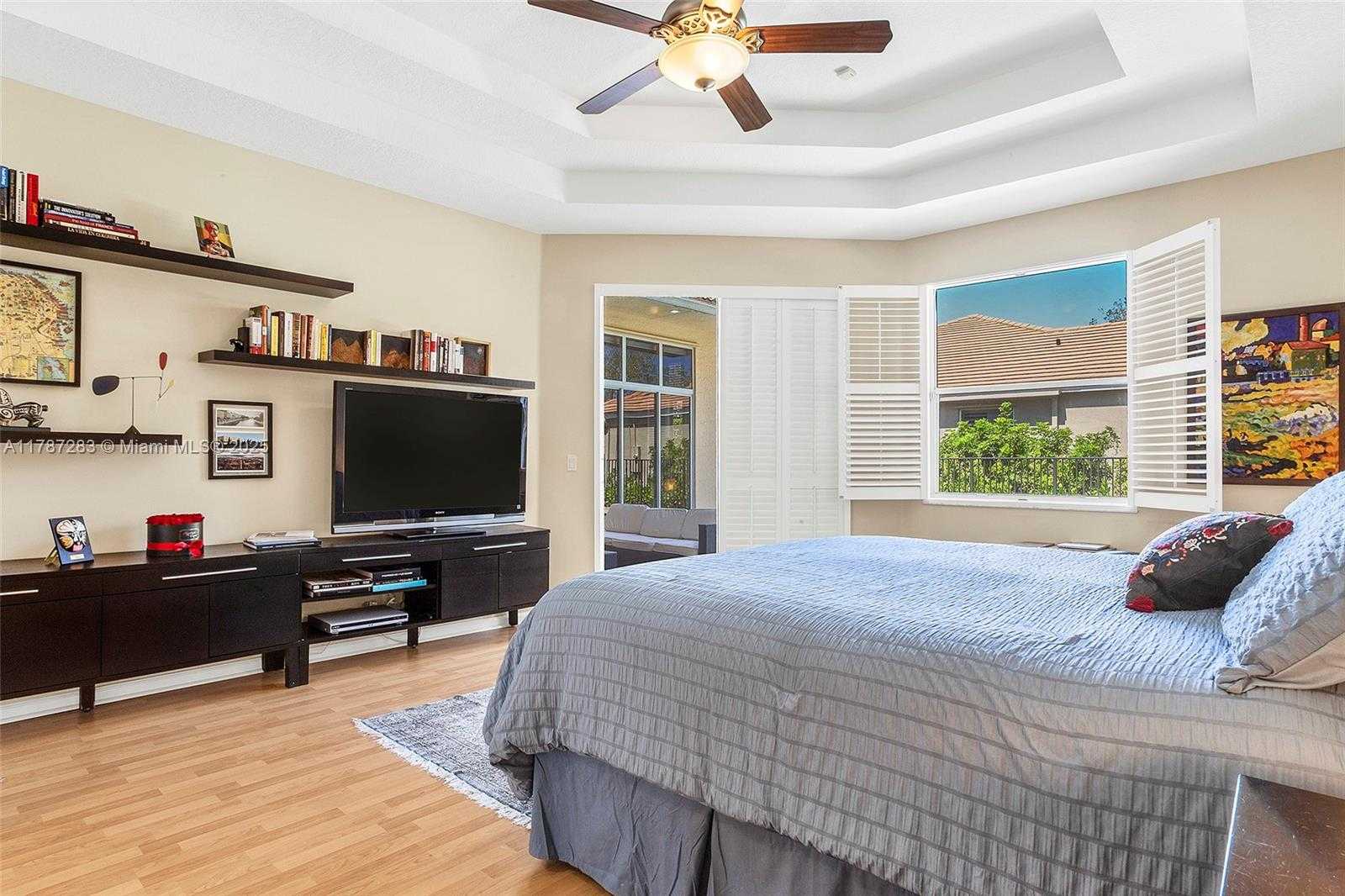 Small Image of 3848 OAK RIDGE CIR, Weston Number 43