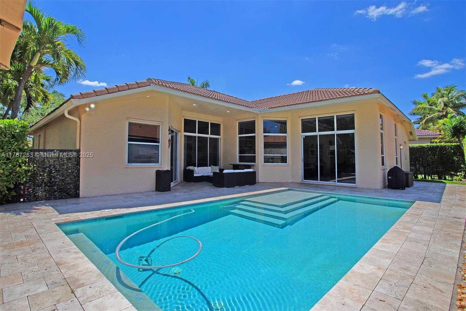 Small Image of 3848 OAK RIDGE CIR, Weston Number 62