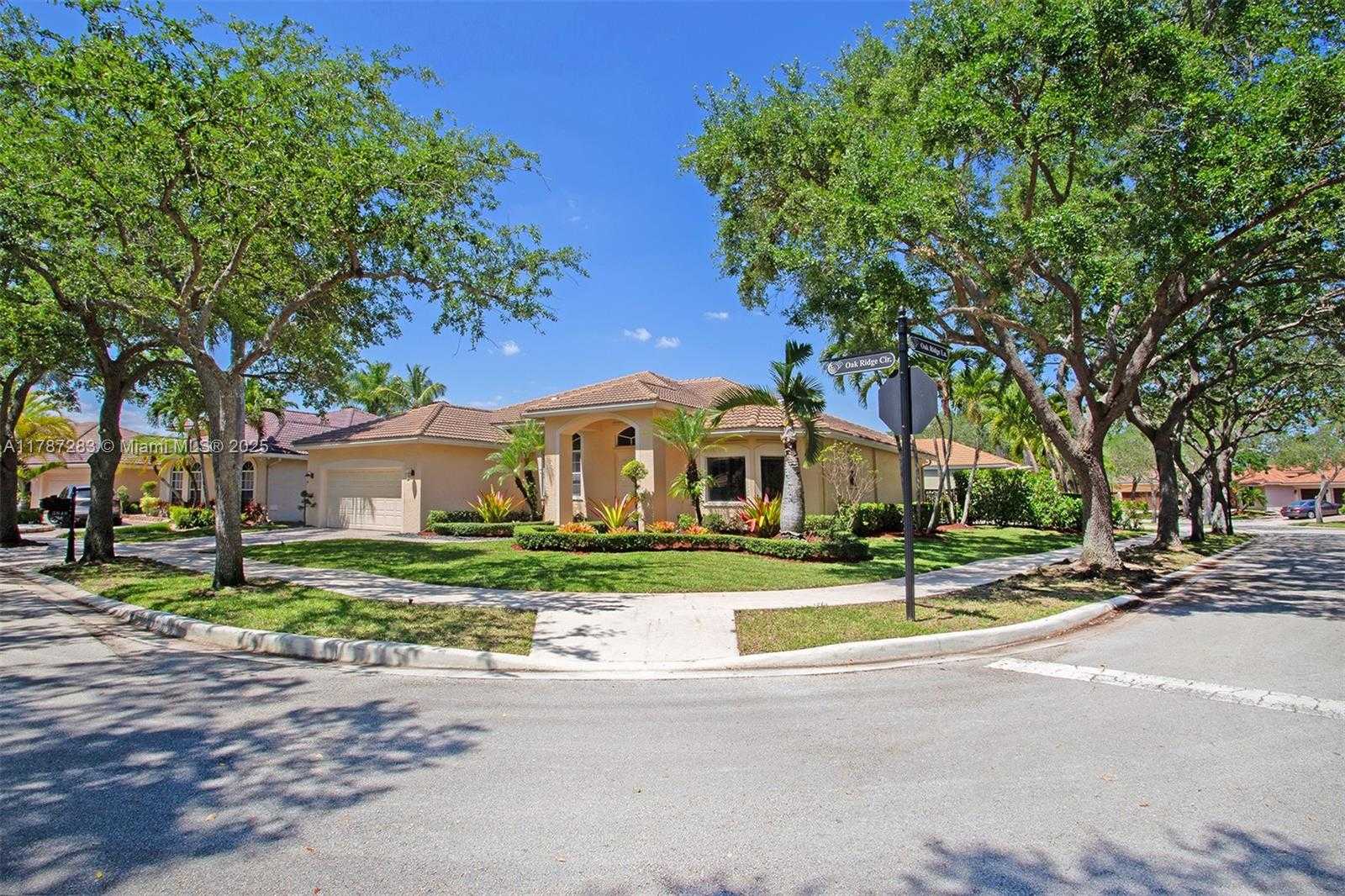 Small Image of 3848 OAK RIDGE CIR, Weston Number 65