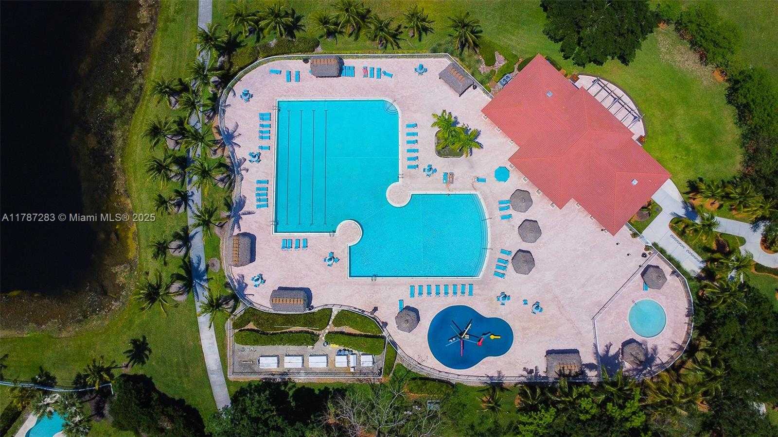 Small Image of 3848 OAK RIDGE CIR, Weston Number 70
