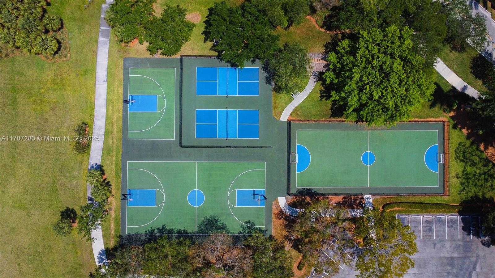 Small Image of 3848 OAK RIDGE CIR, Weston Number 73