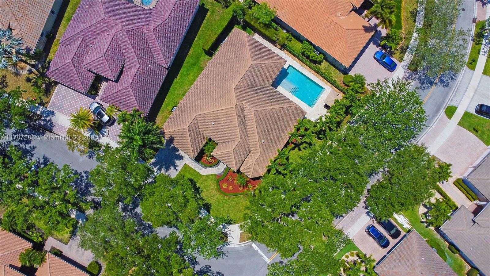 Small Image of 3848 OAK RIDGE CIR, Weston Number 9