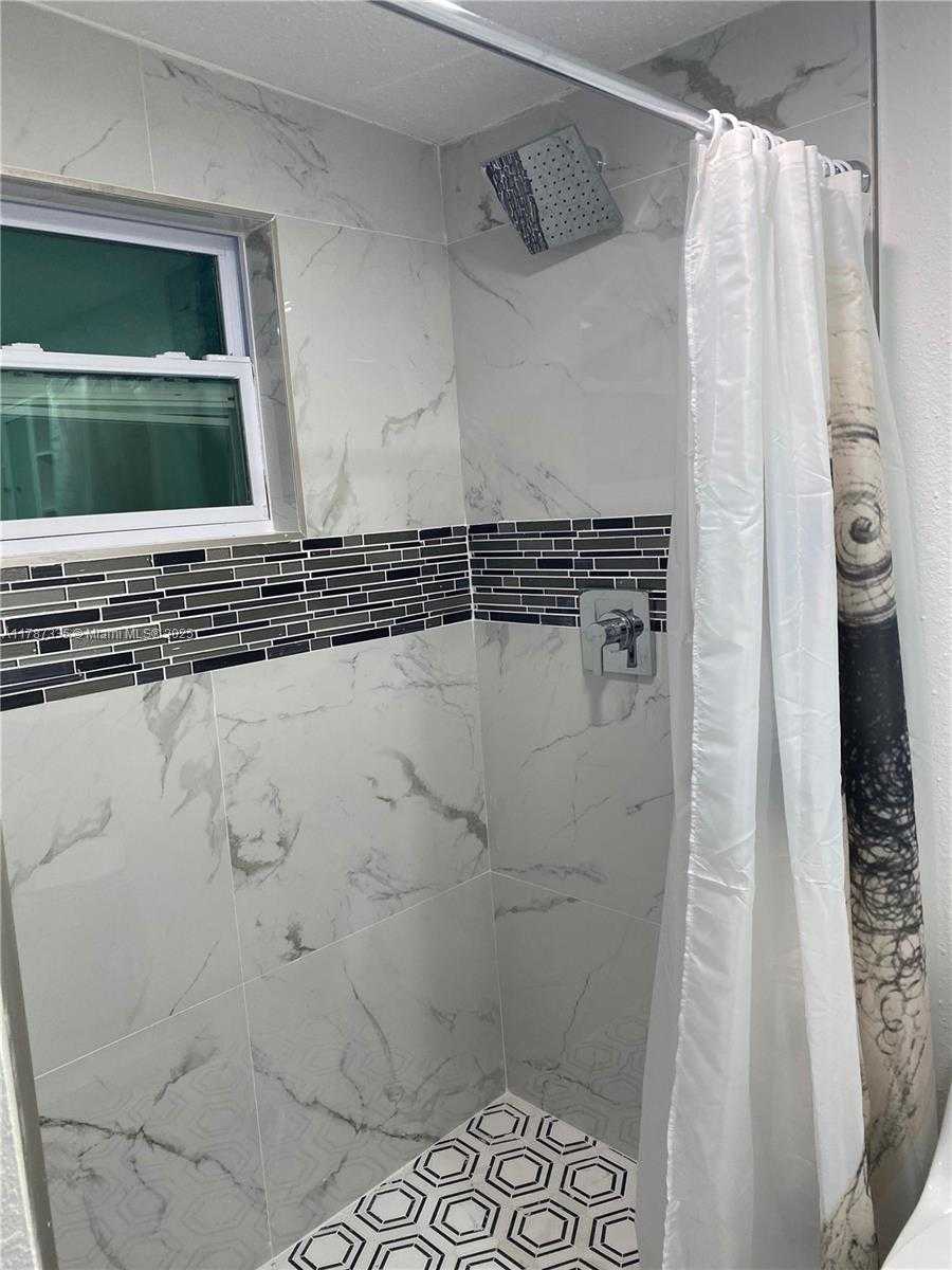 Small Image of 800 NORTH 69TH AVE, Hollywood Number 15