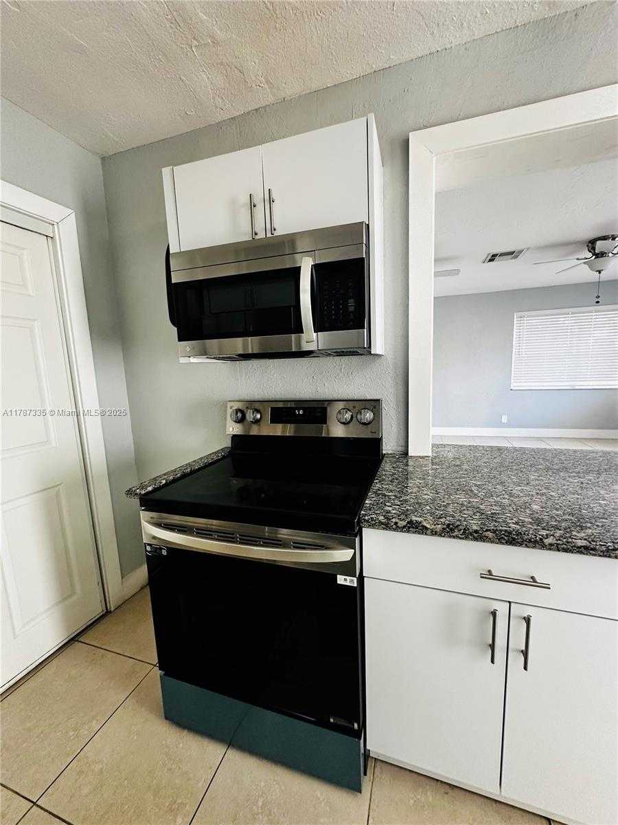 Small Image of 800 NORTH 69TH AVE, Hollywood Number 18